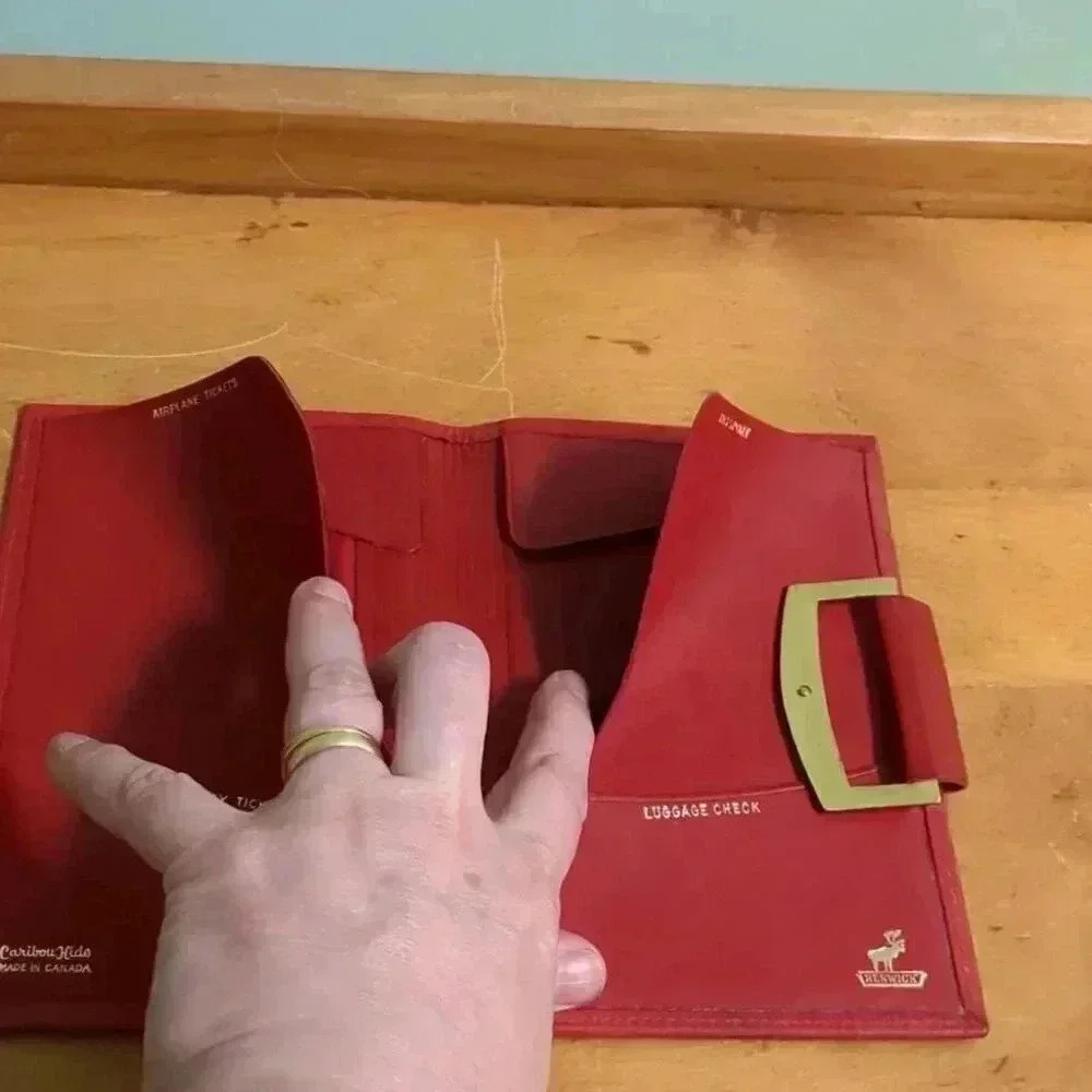 Vintage Travel Wallet - Picture 3 of 8